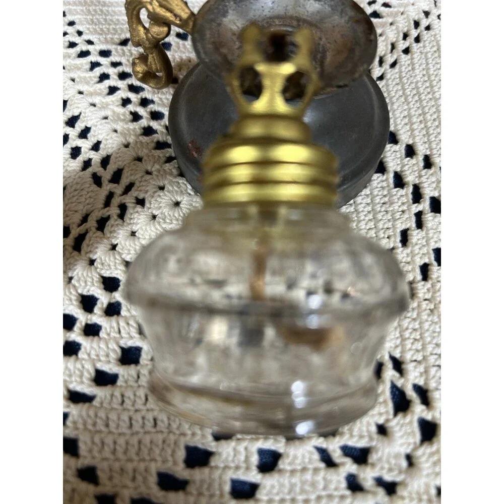 ANTIQUE VAPO-CRESOLENE VAPORIZER KEROSENE OIL LAMP W/BOX